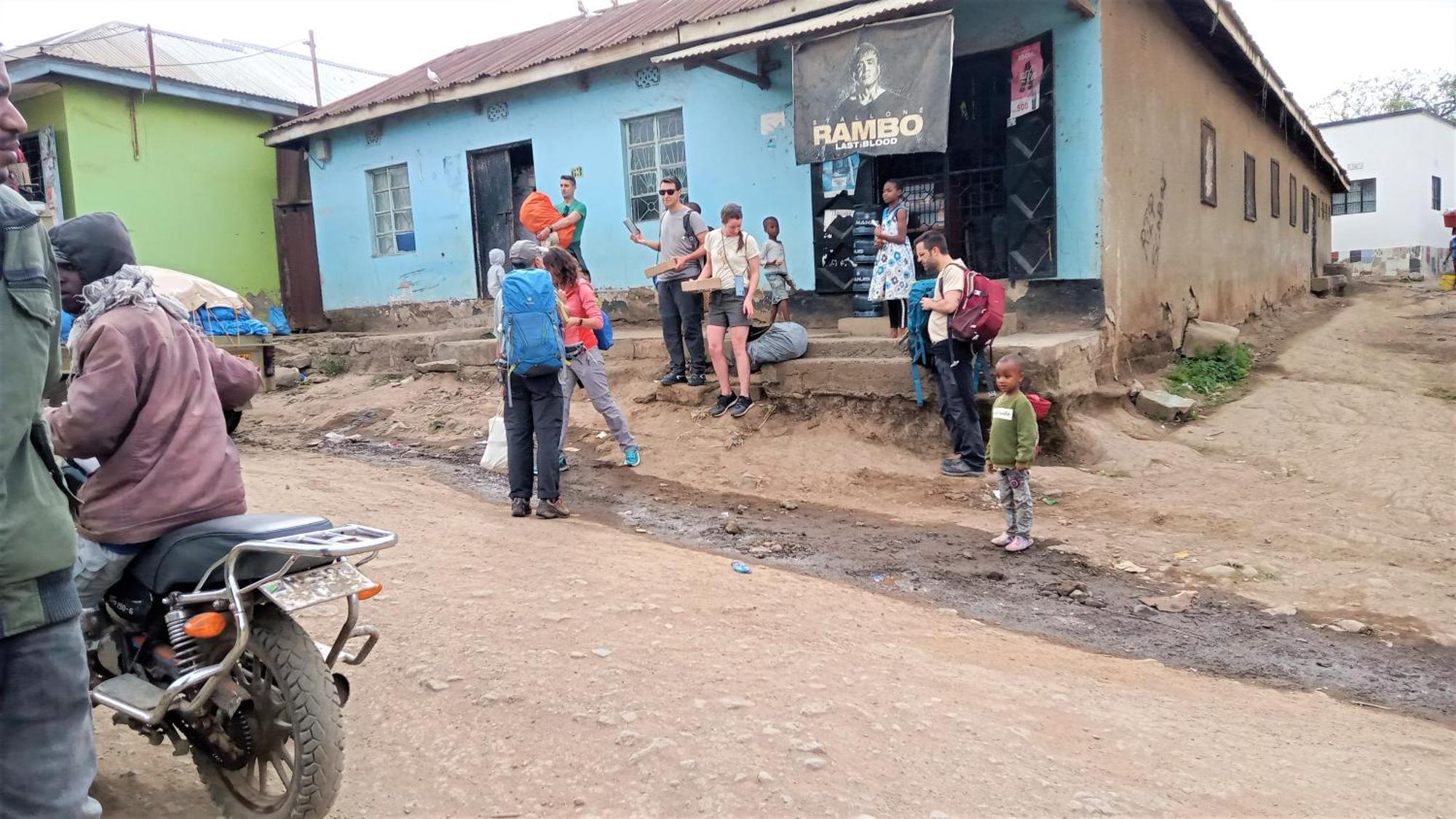 First Point Arusha Hostel Bagian luar foto