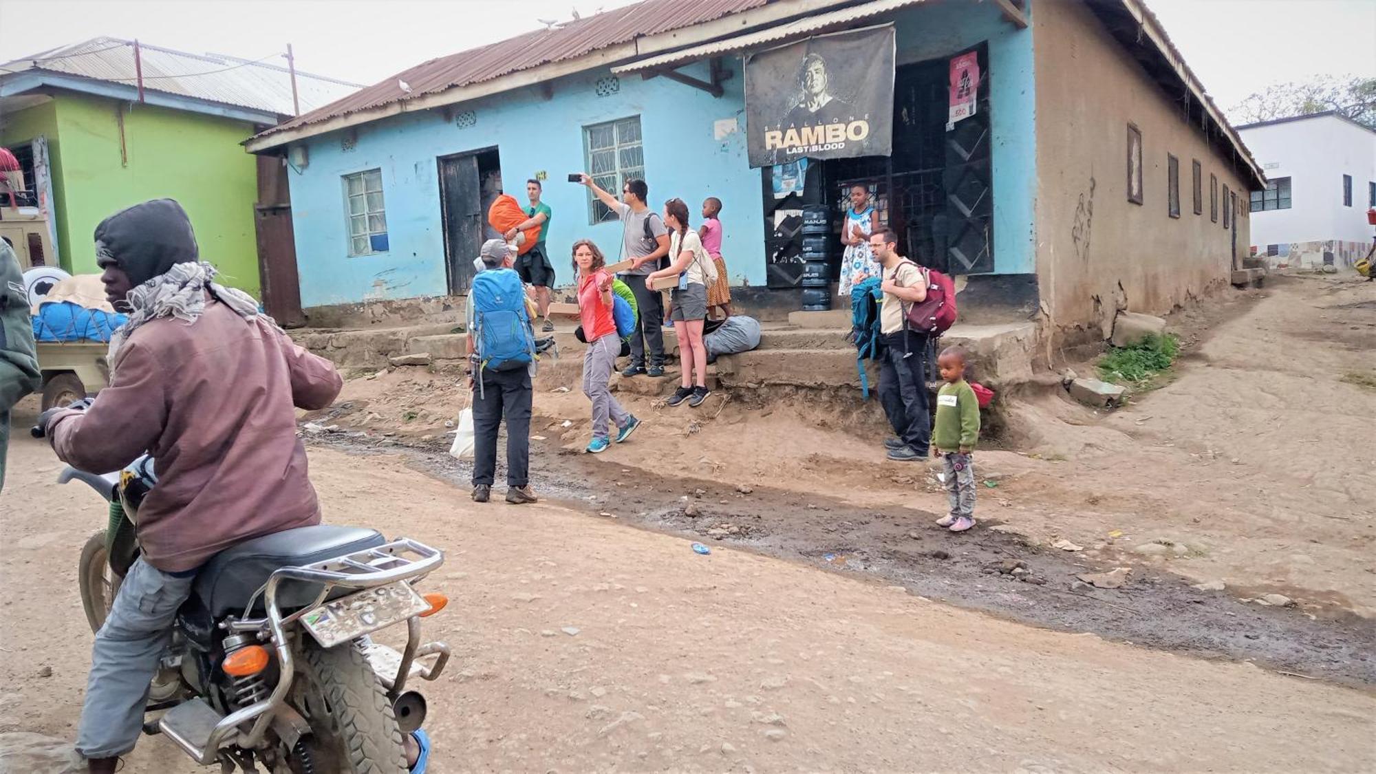 First Point Arusha Hostel Bagian luar foto