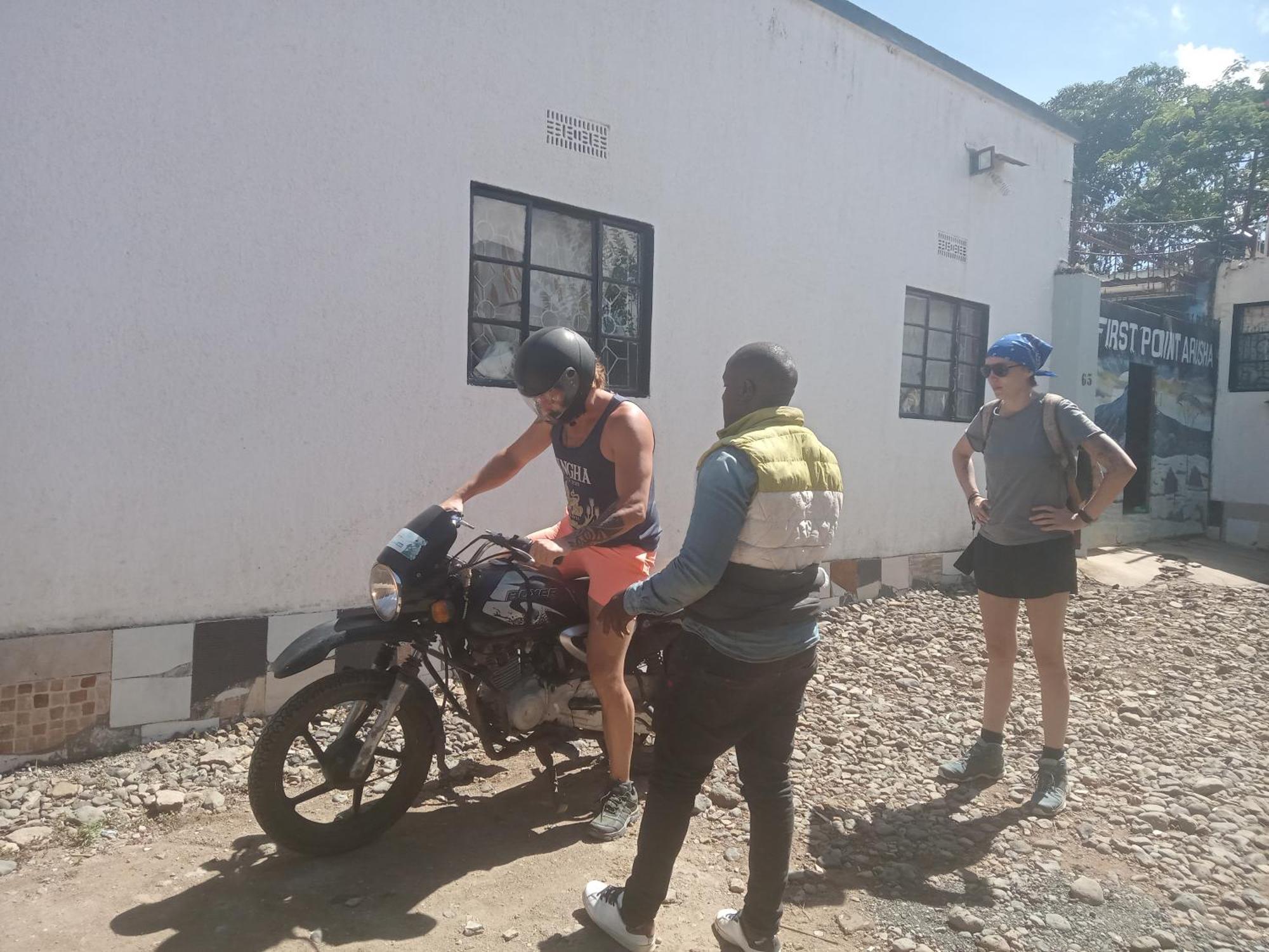 First Point Arusha Hostel Bagian luar foto